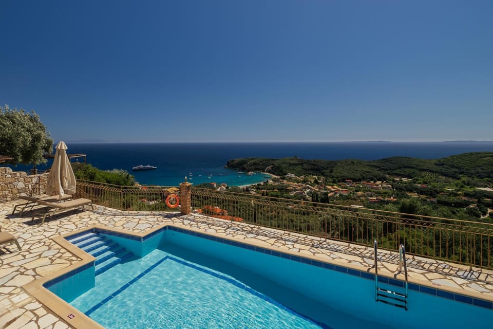 Nearby landmark, Day, Natural landscape, Mountain view, Pool view, Sea view, Swimming pool, sunbed