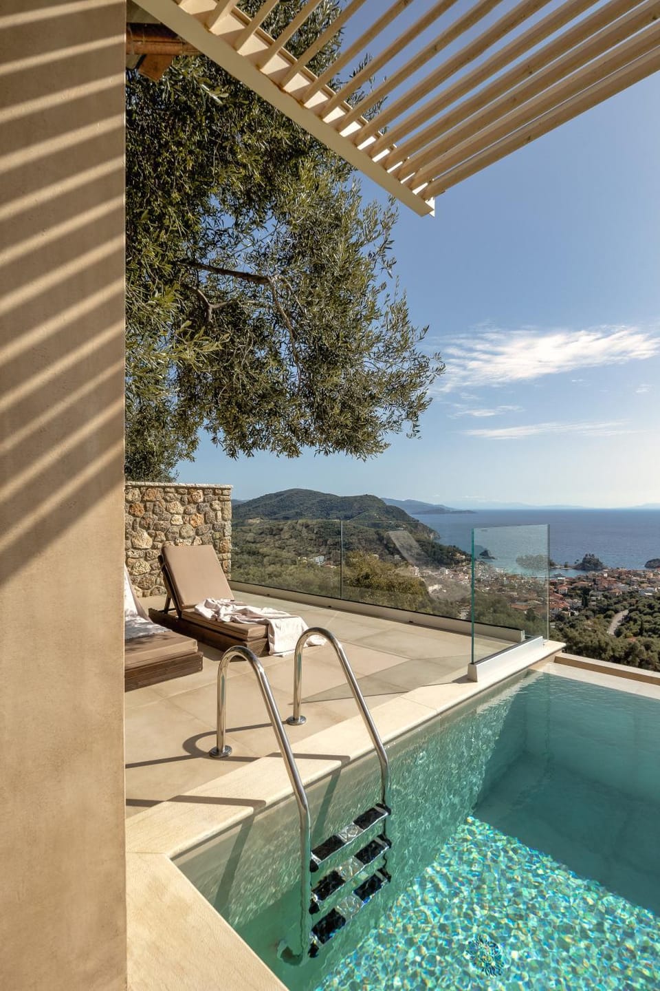 Patio, Day, Natural landscape, View (from property/room), Balcony/Terrace, Pool view, Sea view, Swimming pool, sunbed