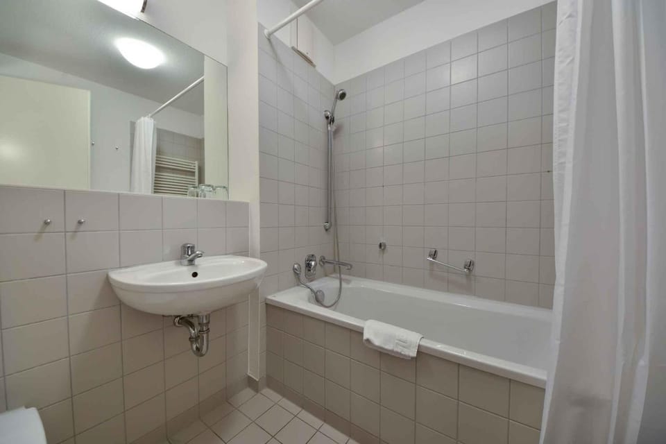 Bathroom, Bath
