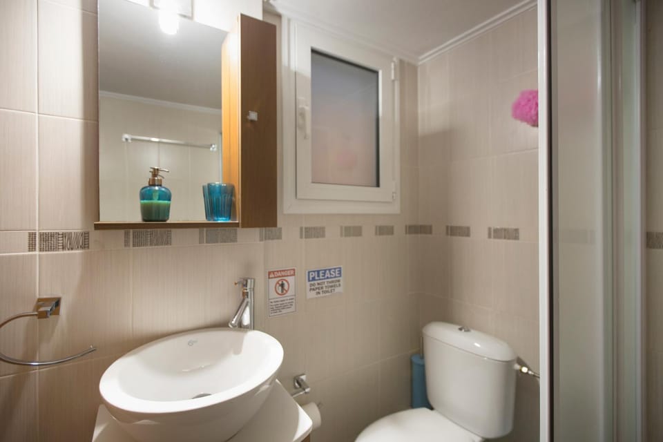 Keramikos Cozy Apartment by YHA Apartment in Athens