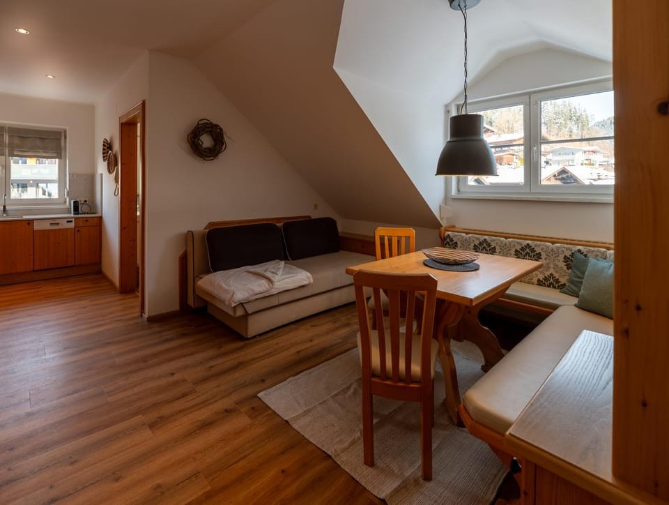 Communal lounge/ TV room, Living room, Dining area, Communal kitchen