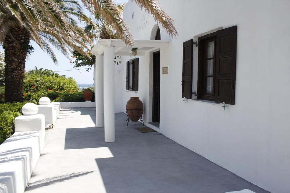 Facade/entrance, Balcony/Terrace