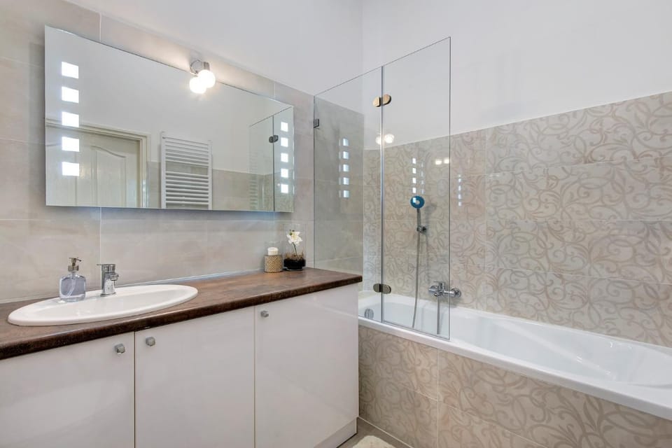 Toilet, Bathroom, Bath