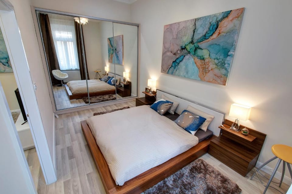 Bedroom, Inner courtyard view