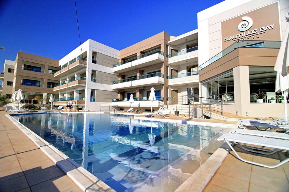 Facade/entrance, Swimming pool, Swimming pool