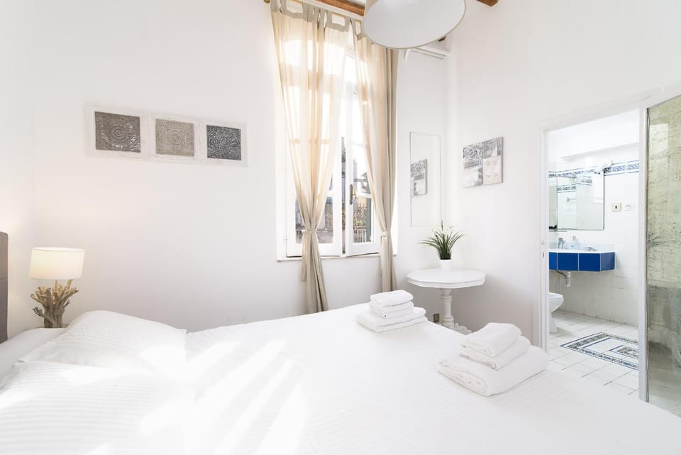 White terrace apartment navona Apartment in Rome