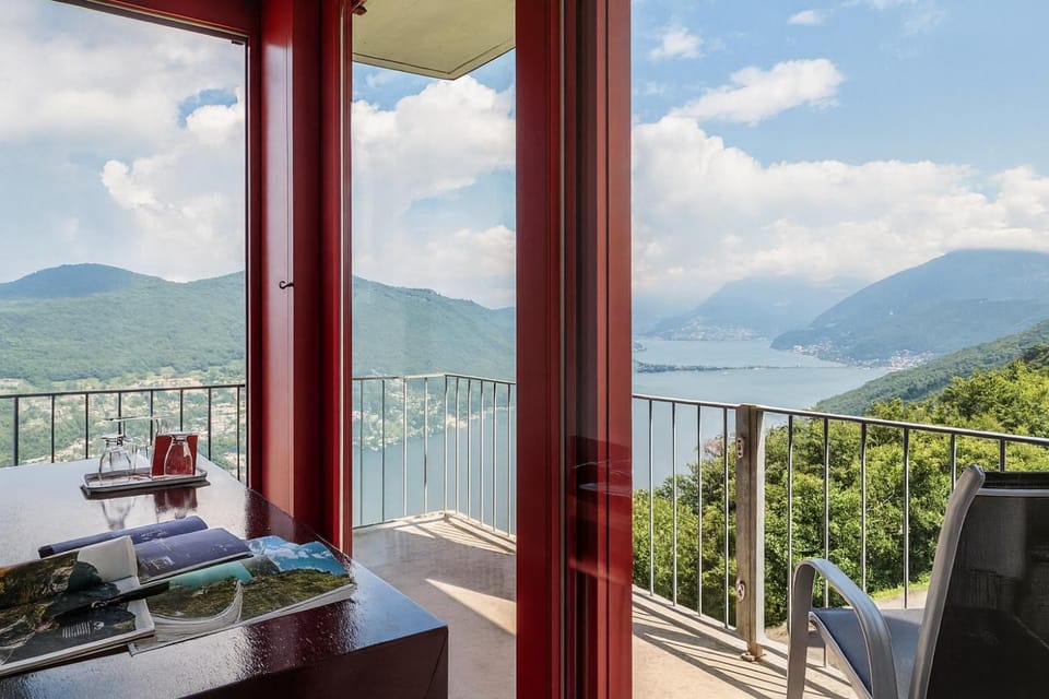 View (from property/room), Bedroom, Lake view