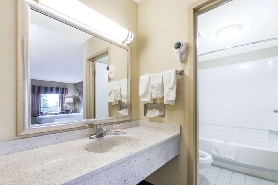 Bathroom, Photo of the whole room, On site