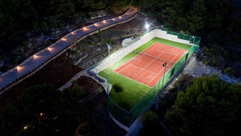 Tennis court