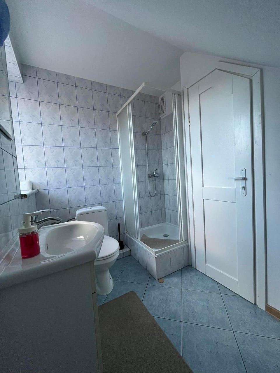 Shower, Toilet, Bathroom