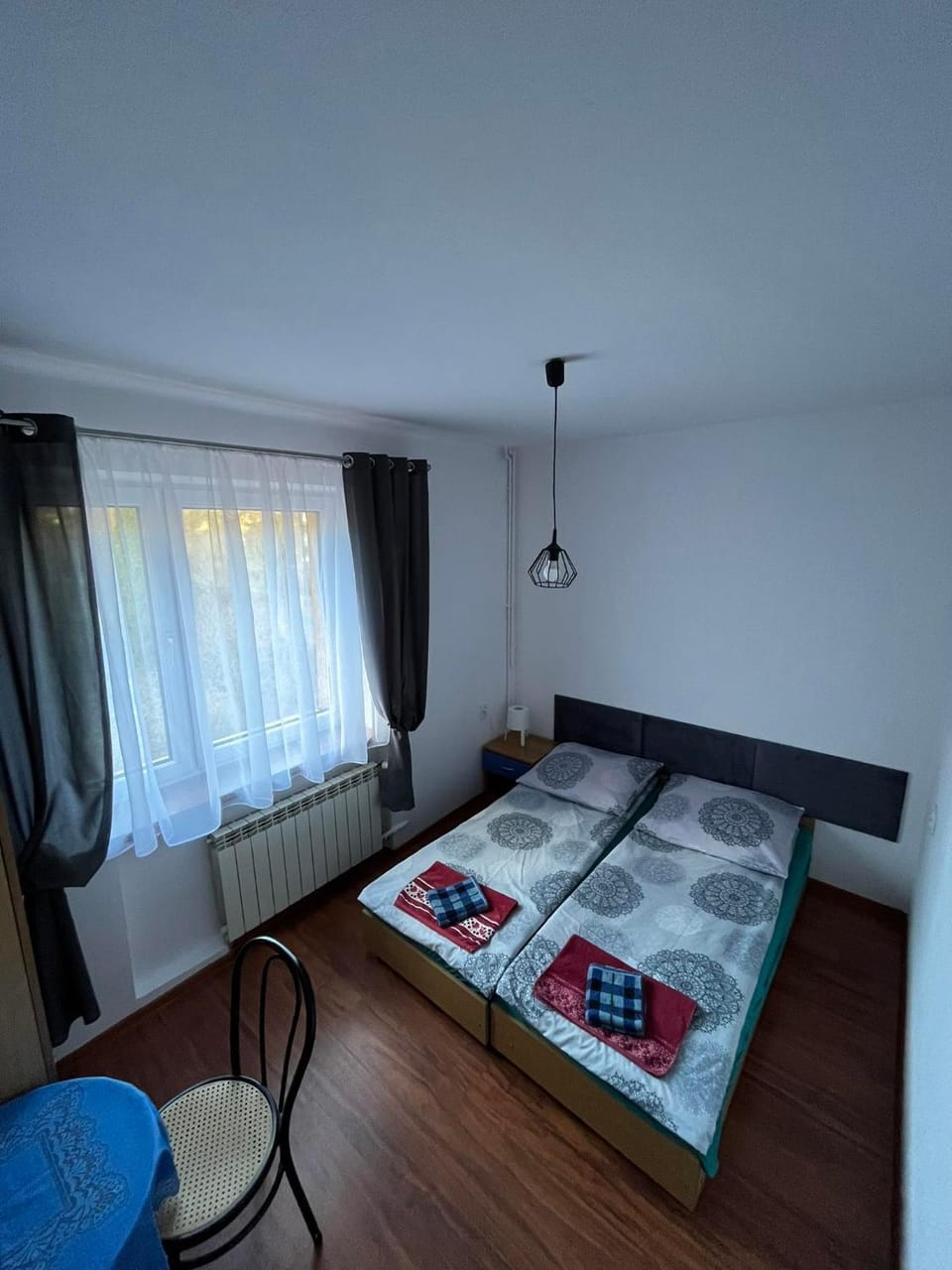 Bed, Photo of the whole room, towels