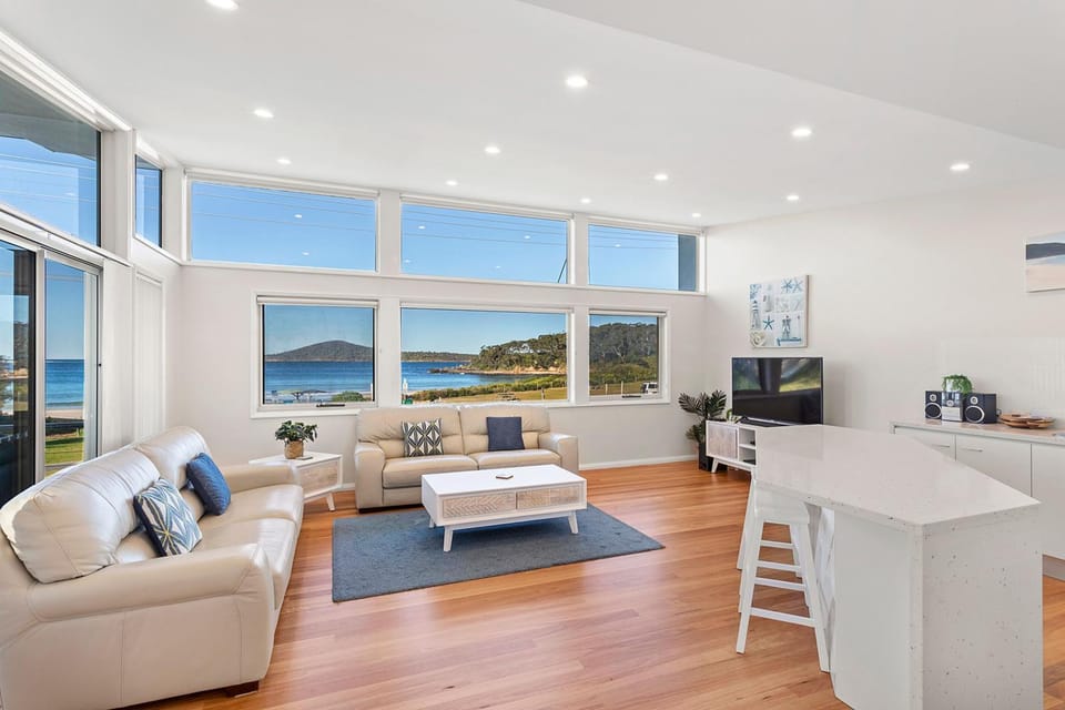 serenity at Fingal Bay 1 House in Fingal Bay
