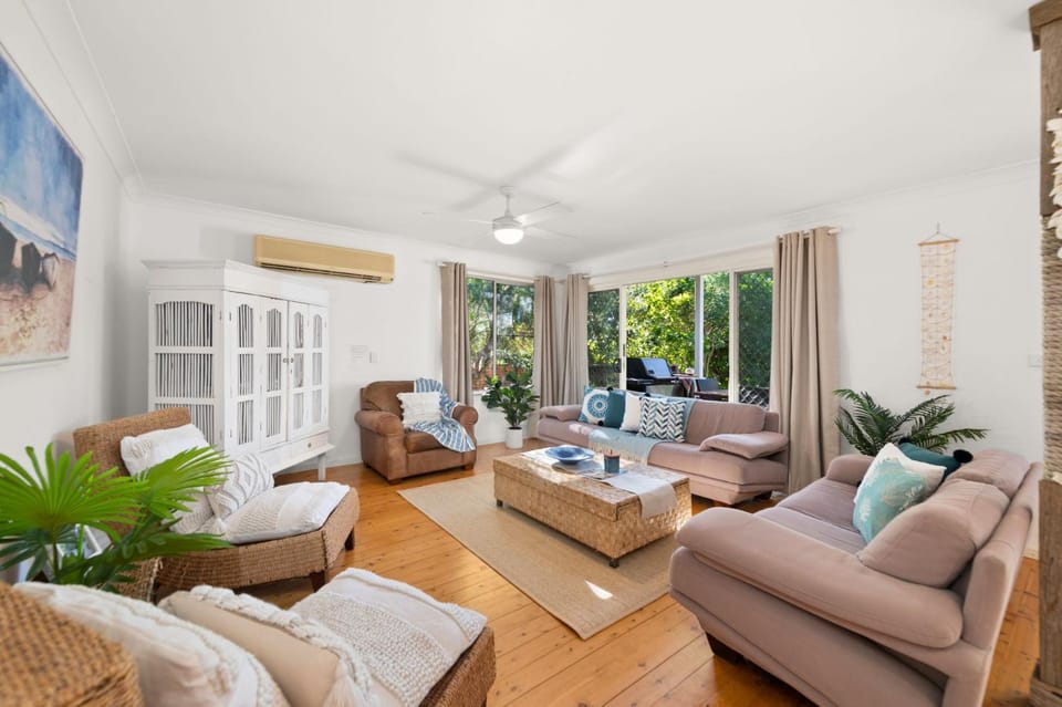 Shoal Bay Beach Retreat House in Shoal Bay