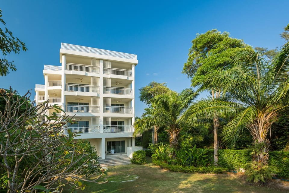 Property building, Facade/entrance, Garden view