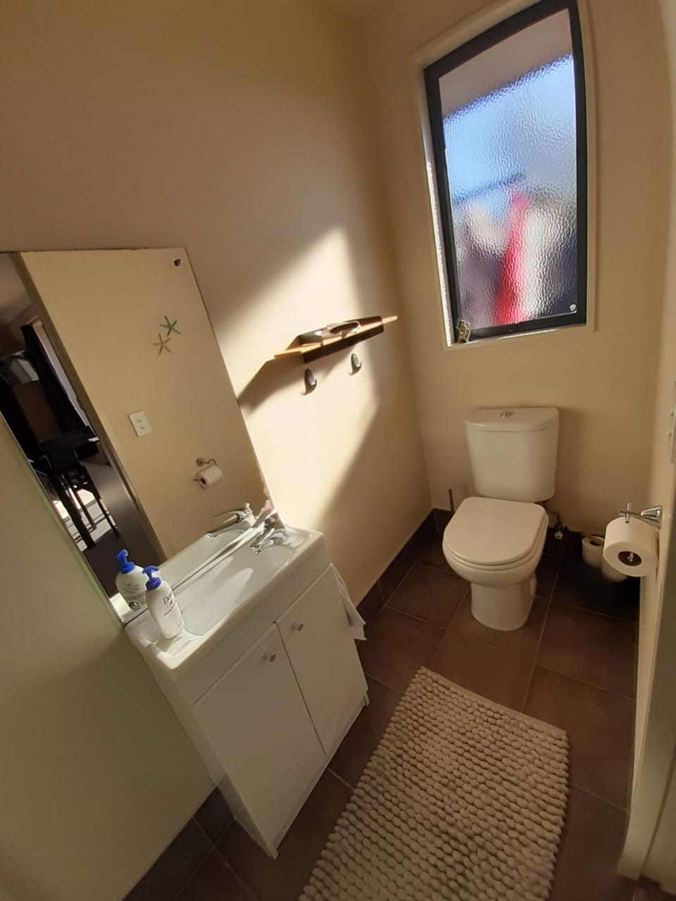 Modern BNB unit with Wifi and Breakfast Bed and Breakfast in West Coast
