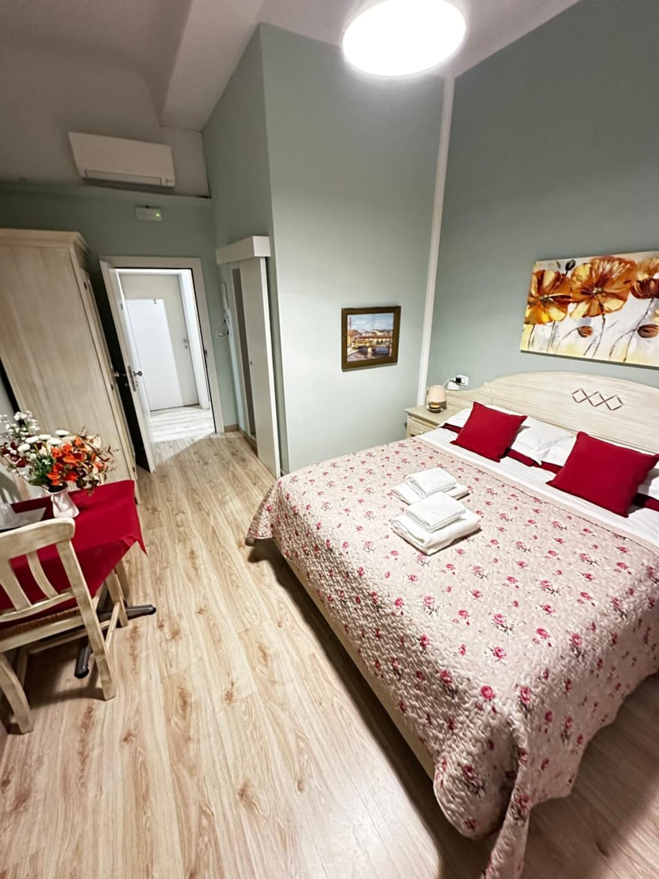 Photo of the whole room