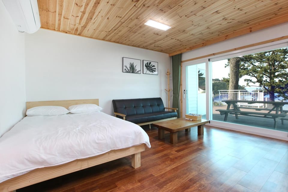 Living room, Bedroom