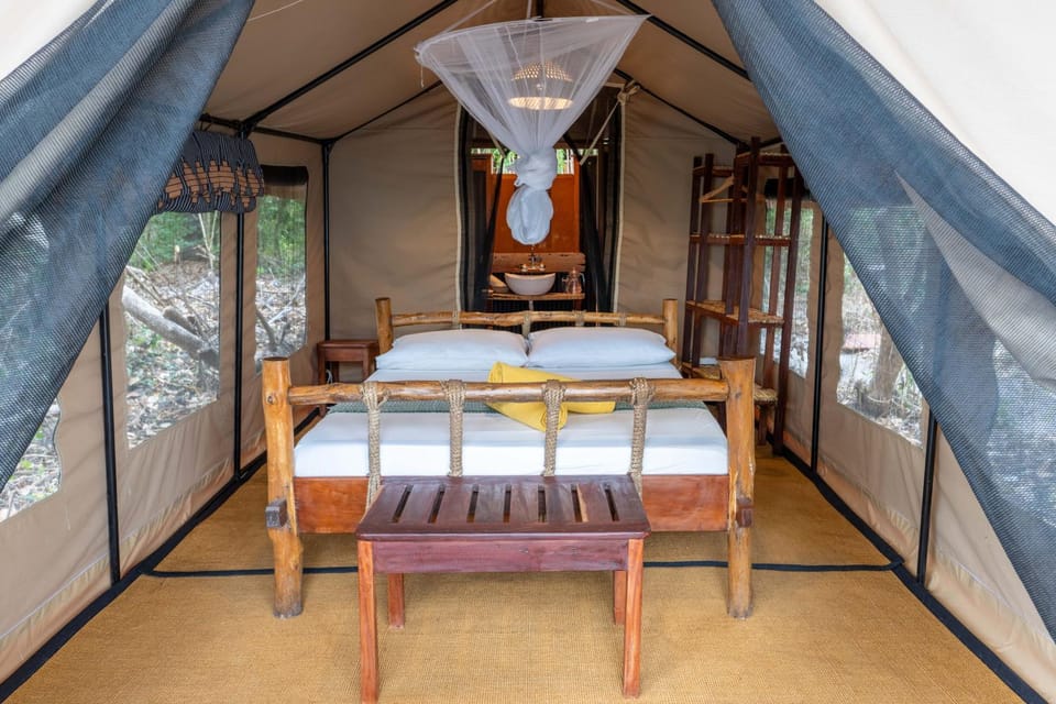 Photo of the whole room, Bedroom, River view