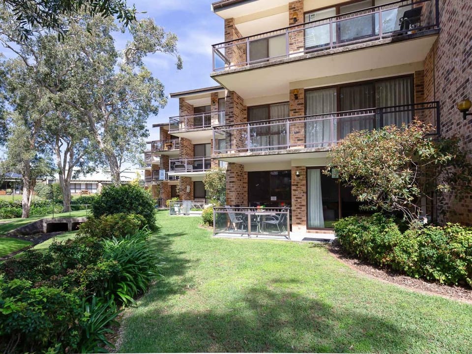 Bay Parklands 57 ground floor unit with pool tennis court and aircon Apartment in Nelson Bay