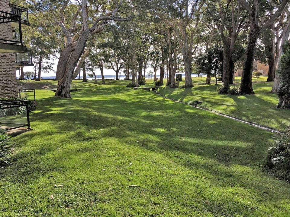 Bay Parklands, 22, 2 Gowrie Avenue - pool, tennis court, spa, child friendly Apartment in Nelson Bay