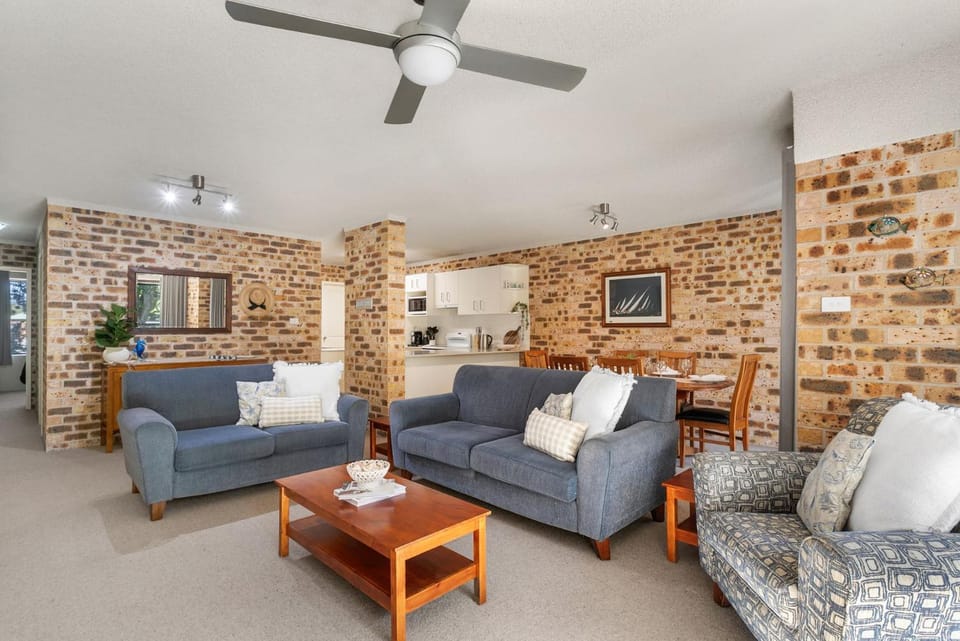 Bay Parklands 44 WI FI Netflix Air Con and Views Apartment in Nelson Bay