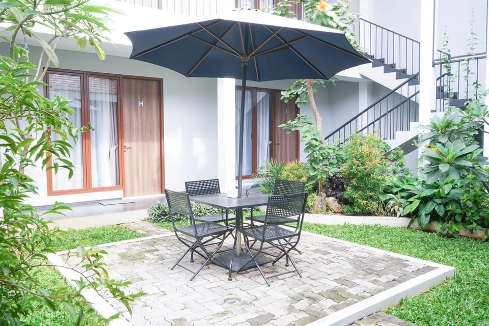 Patio, Facade/entrance