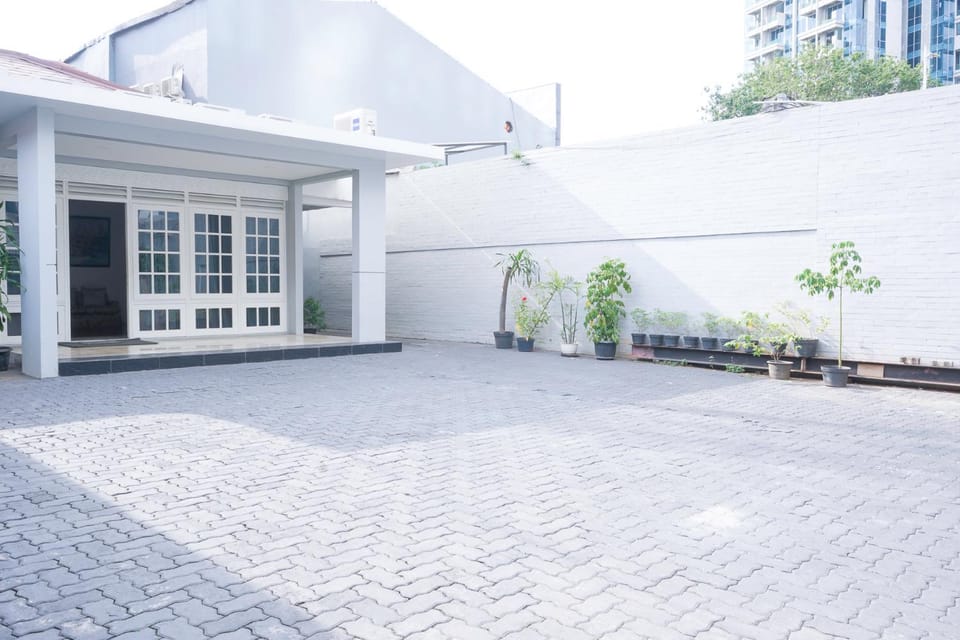 Property building, Facade/entrance
