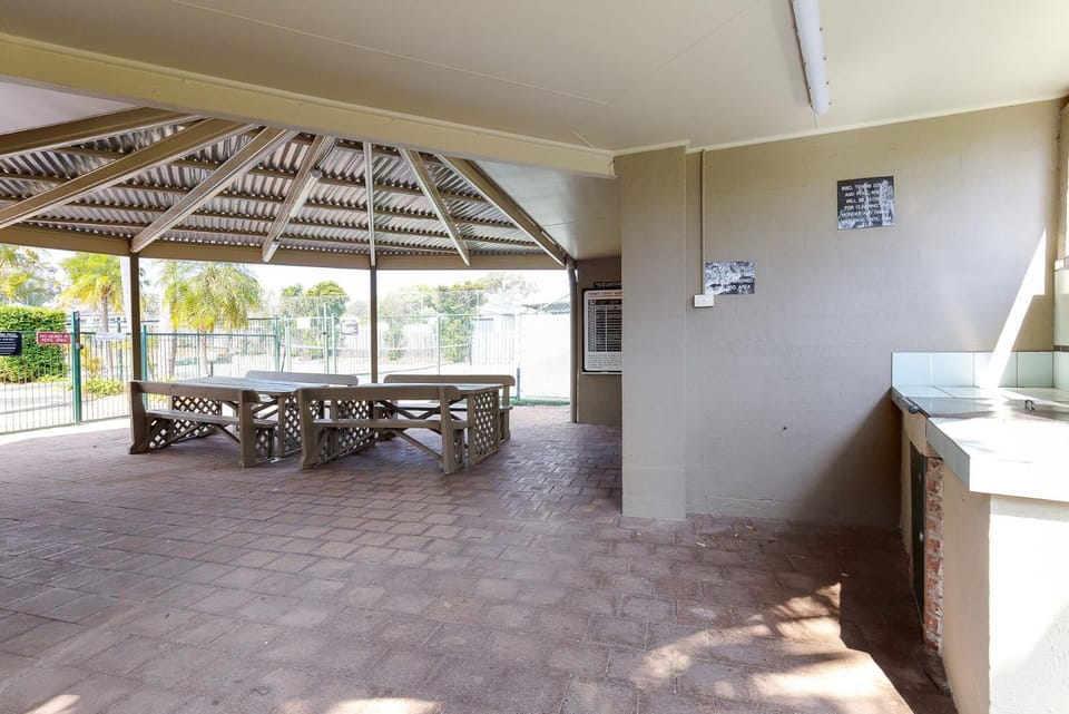 Carindale 13, 19 Dowling Street - Ground floor unit with air con, complex pool and tennis court Apartment in Nelson Bay
