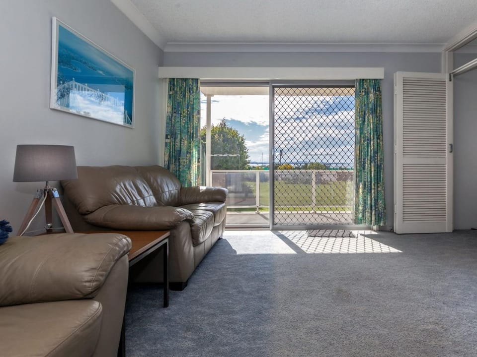 Castaways Unit 1 17 Shoal Bay Road Apartment in Shoal Bay