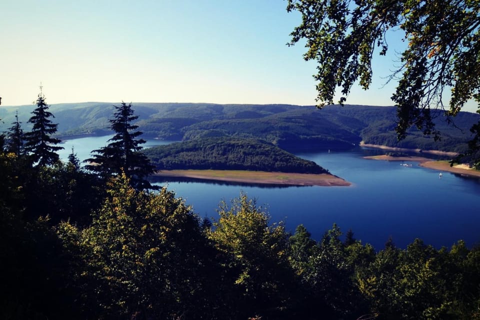 Nearby landmark, Spring, Neighbourhood, Natural landscape, Summer, On site