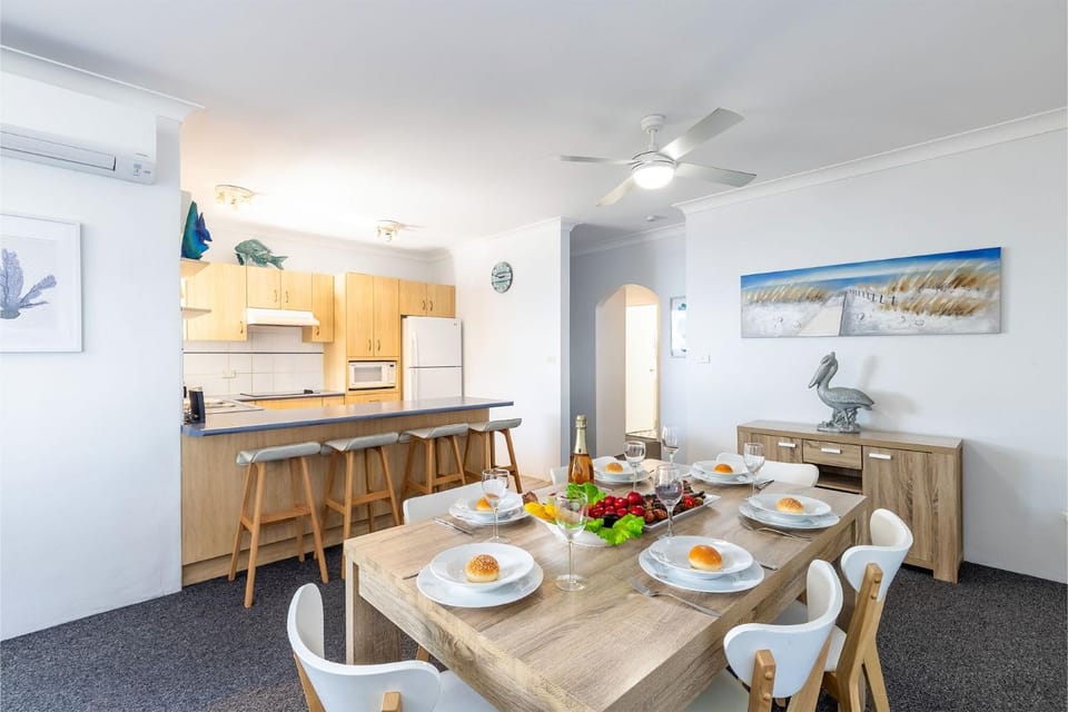 Kiah 12, 53 Victoria Pde - Panoramic water views, Wifi and Air Con Apartment in Nelson Bay