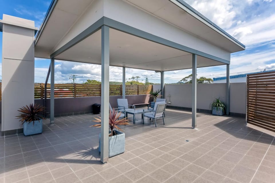 Market Street, Unit 5, 6-10 Apartment in Fingal Bay