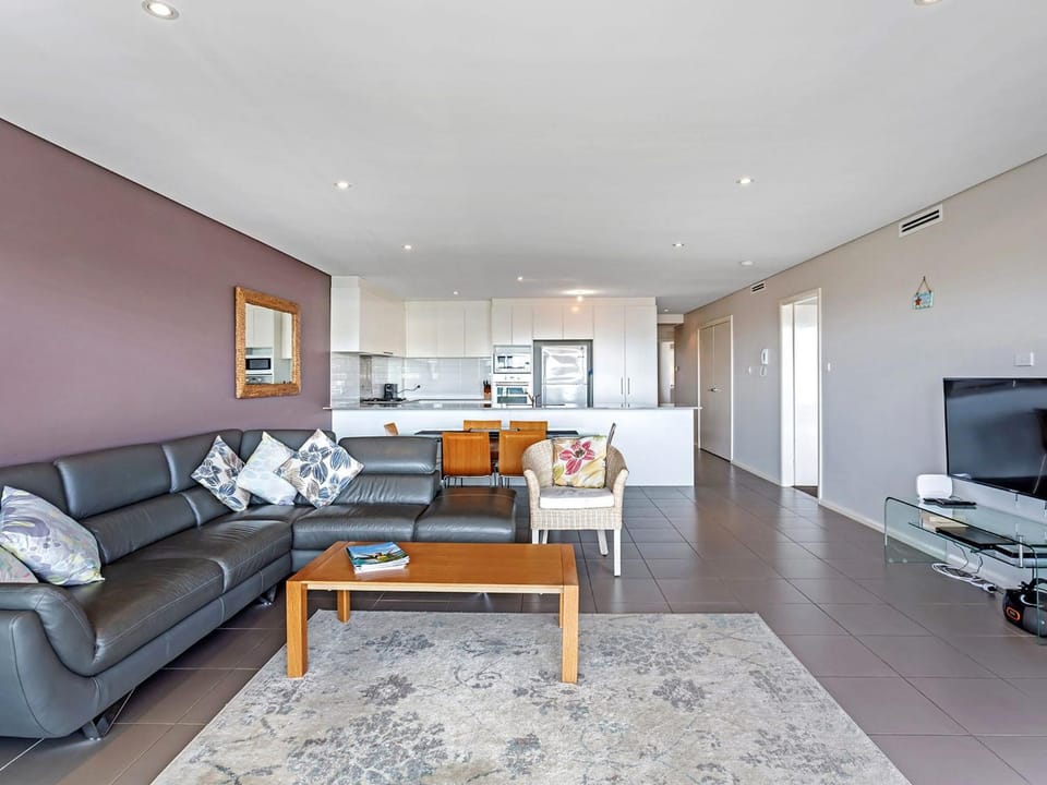 Market Street, Unit 5, 6-10 Apartment in Fingal Bay