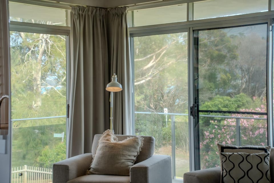 The Helm Unit 1 22 Voyager Close Apartment in Shoal Bay