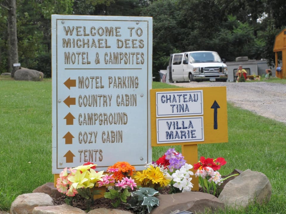 Michael Dee's Motel Motel in Capital District, NY, USA