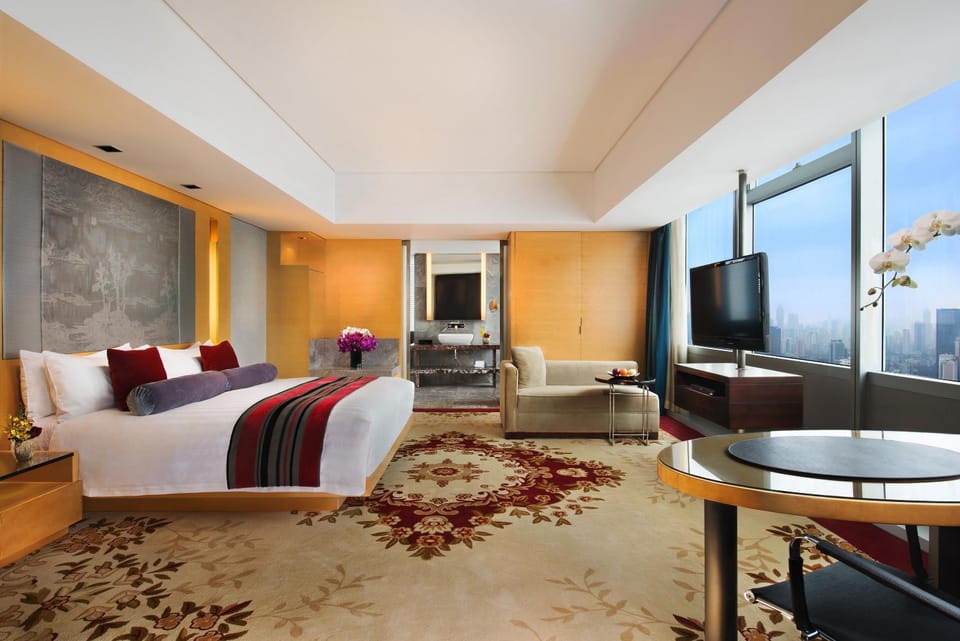 Bed, Photo of the whole room, City view