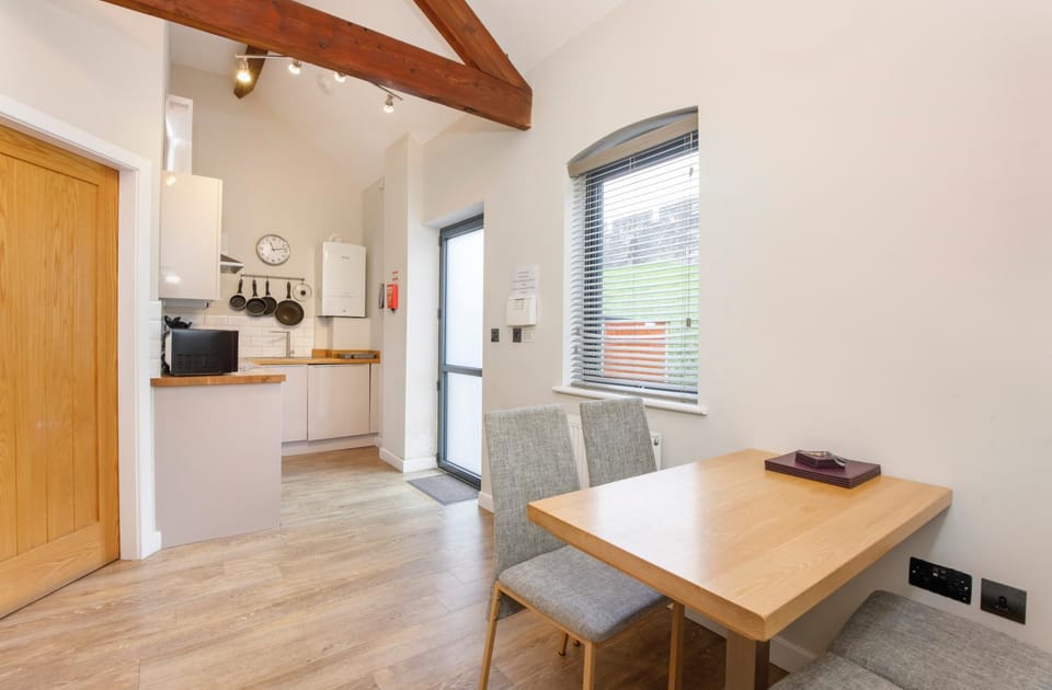 Dining area, kitchen
