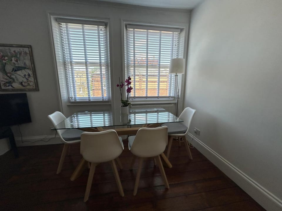 West Kensington 2Bed Flat Apartment in City of Westminster