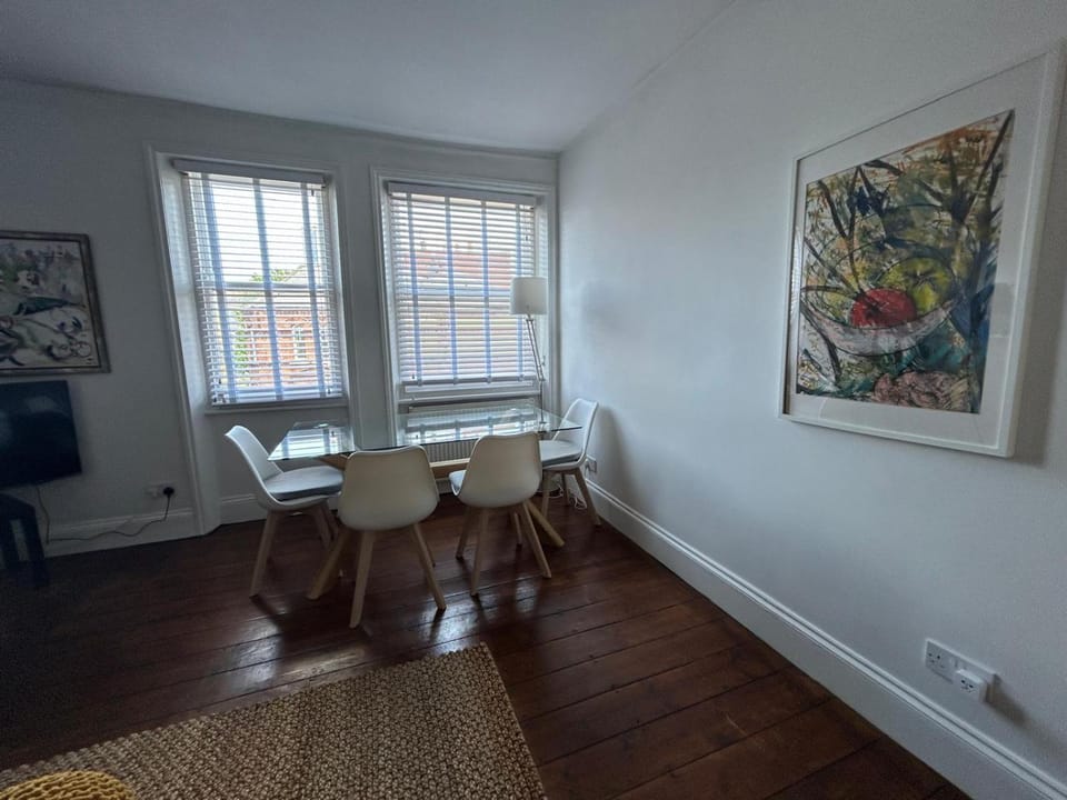 West Kensington 2Bed Flat Apartment in City of Westminster