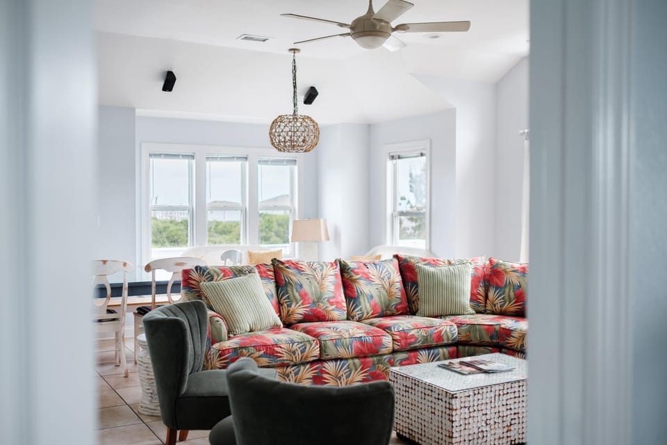Living room, Seating area, fireplace