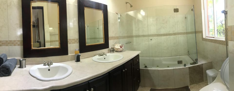 Palm Coast Luxury Rentals Villa in Esterillos Este