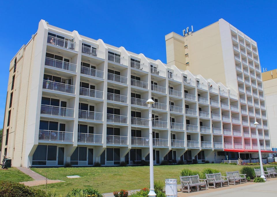 Property building, Facade/entrance