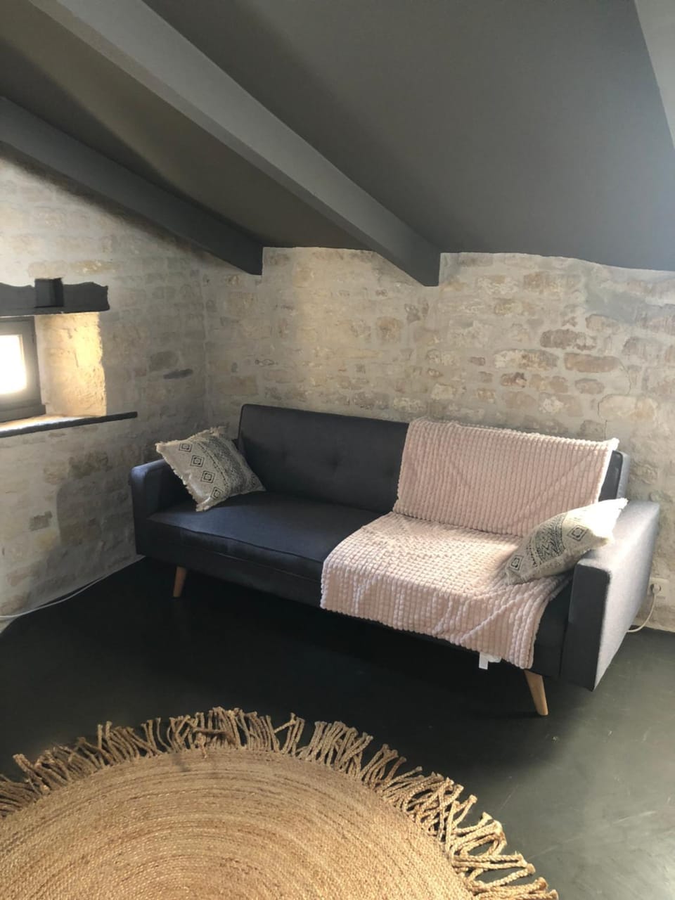 Bed, Living room
