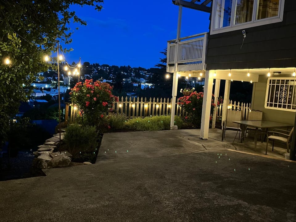 A Gem in the Emerald City: For Business and Travel Apartment in Magnolia Seattle