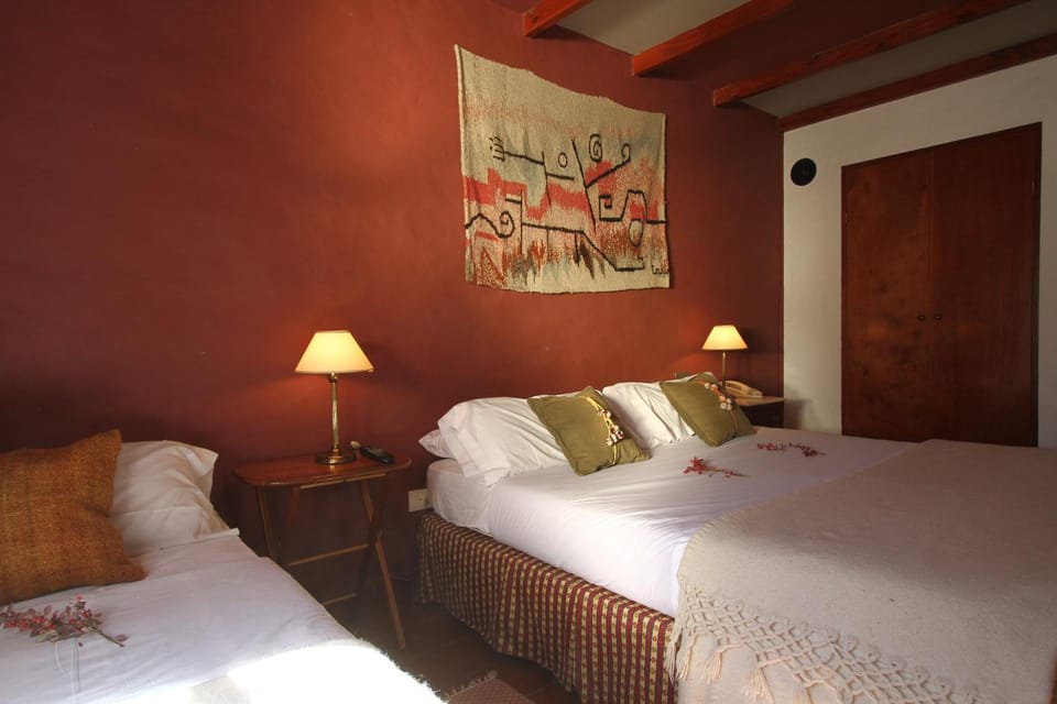 Photo of the whole room, Decorative detail