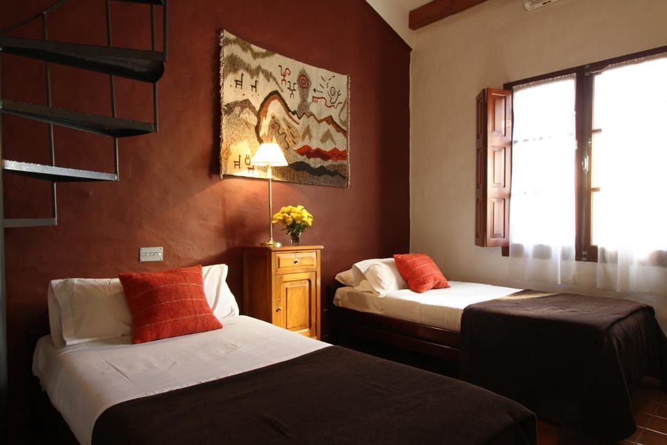 Bed, Photo of the whole room, Decorative detail, Bedroom