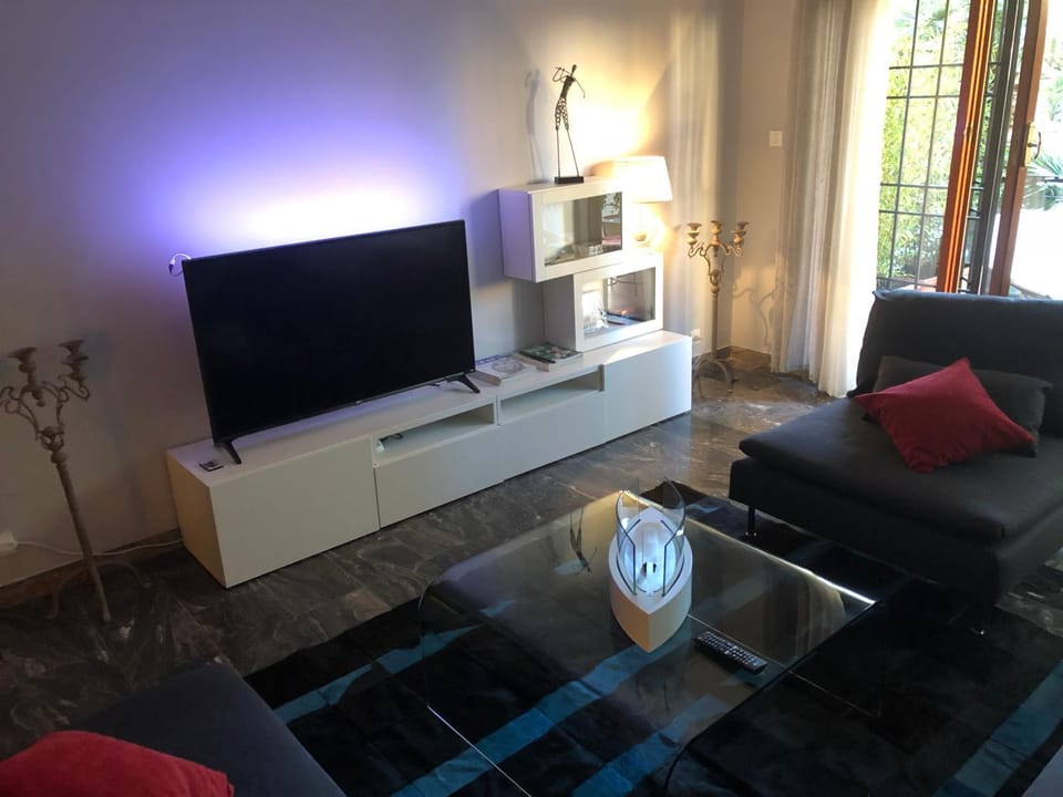 Communal lounge/ TV room, Living room