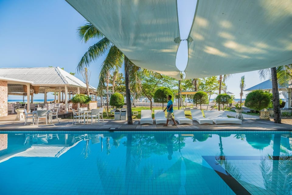 Property building, Day, Activities, On site, Pool view, Swimming pool, Swimming pool