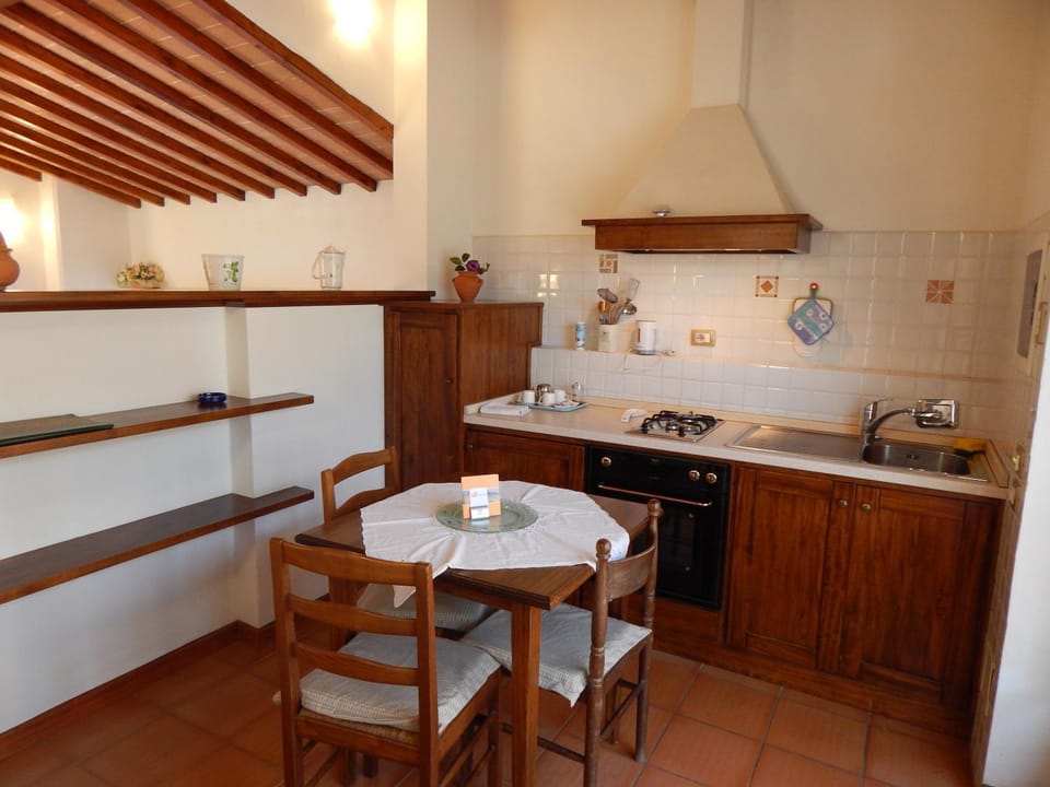 Fullino Nero Rta - Residenza Turistico Alberghiera Country House in Tuscany