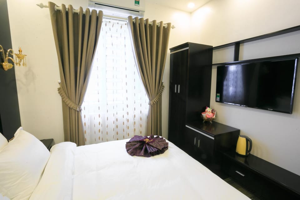 Bed, TV and multimedia